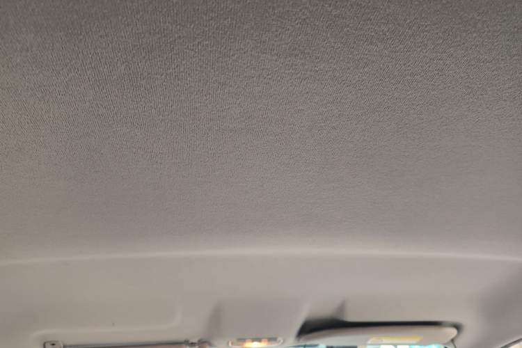 Used Peugeot 301 2014 1.6L Automatic Comfort Edition Headliner