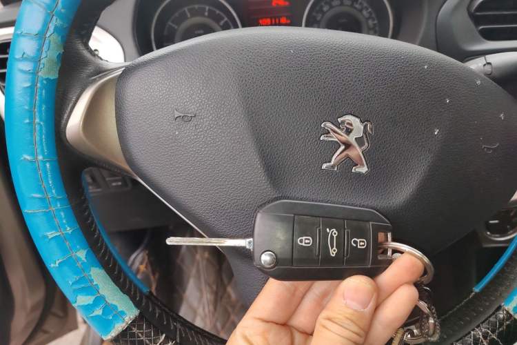 Used Peugeot 301 2014 1.6L Automatic Luxury Edition Interior 1
