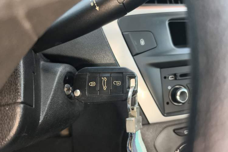 Used Peugeot 301 2014 1.6L Automatic Comfort Edition Interior 1
