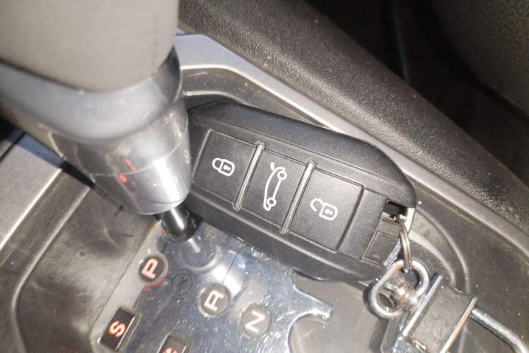 Used Peugeot 301 2014 1.6L Automatic Prestige Edition Interior 1