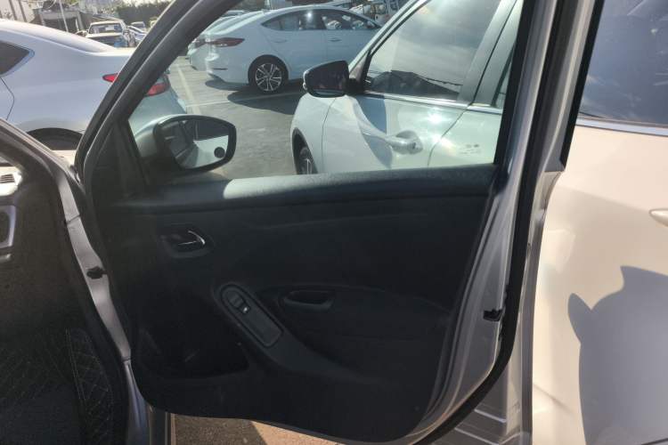 Used Peugeot 301 2014 1.6L Automatic Comfort Edition Interior 5
