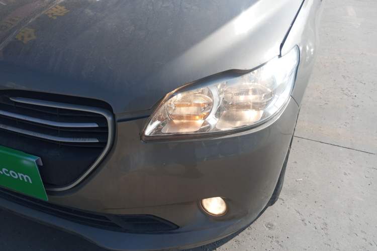 Used Peugeot 301 2014 1.6L Manual Comfort Edition Left Front Headlight