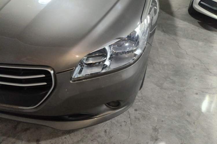 Used Peugeot 301 2014 1.6L Manual Comfort Edition Left Front Headlight