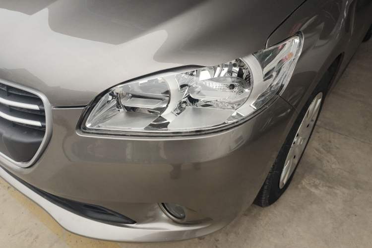 Used Peugeot 301 2014 1.6L Automatic Comfort Edition Left Front Headlight