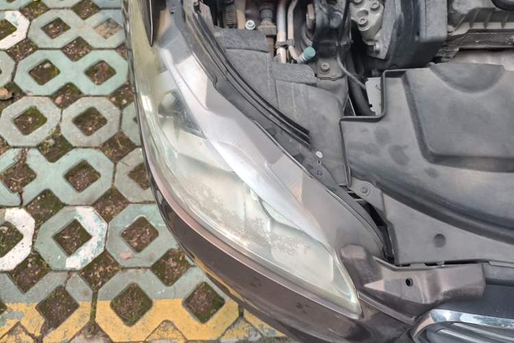 Used Peugeot 301 2014 1.6L Automatic Comfort Edition Right Front Headlight