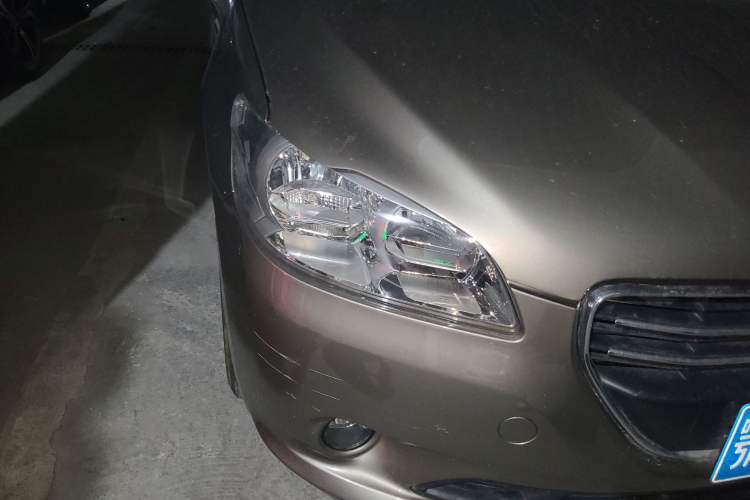 Used Peugeot 301 2014 1.6L Automatic Luxury Edition Right Front Headlight