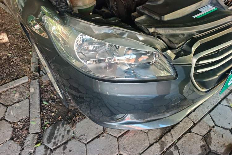 Used Peugeot 301 2014 1.6L Manual Comfort Edition Right Front Headlight
