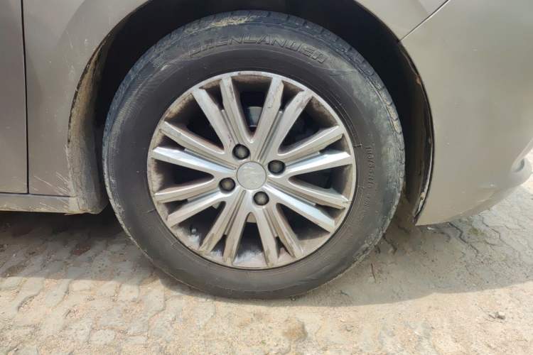 Used Peugeot 301 2014 1.6L Manual Comfort Edition Right Front Wheel Hub