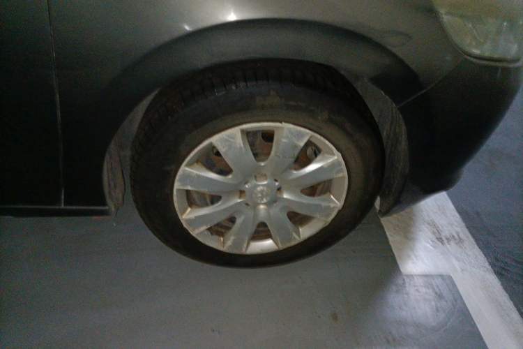 Used Peugeot 301 2014 1.6L Automatic Comfort Edition Right Front Wheel Hub
