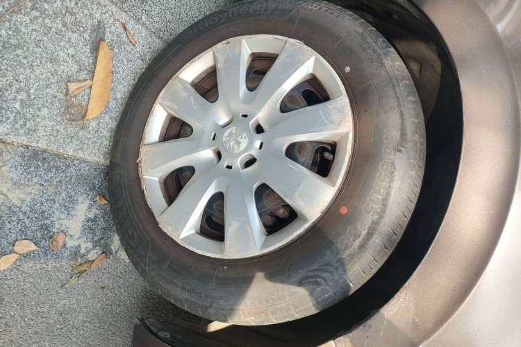 Used Peugeot 301 2014 1.6L Automatic Comfort Edition Right Front Wheel Hub