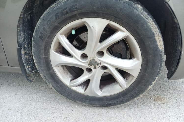 Used Peugeot 301 2014 1.6L Automatic Comfort Edition Right Front Wheel Hub
