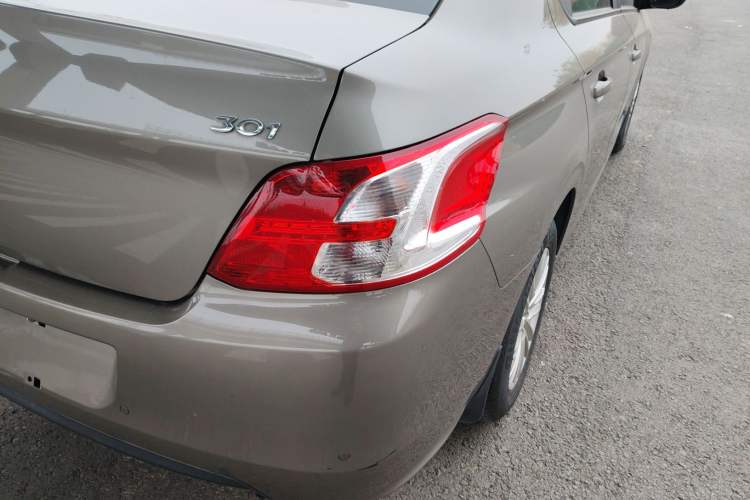 Used Peugeot 301 2014 1.6L Automatic Luxury Edition Right Rear Taillight