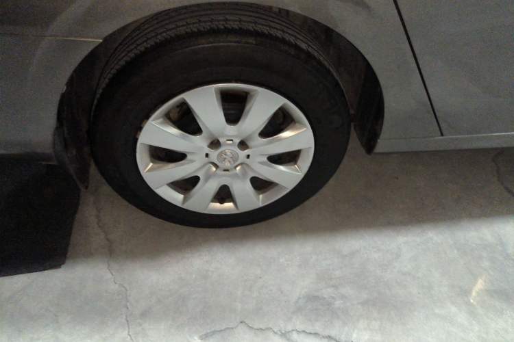 Used Peugeot 301 2014 1.6L Manual Comfort Edition Right Rear Wheel Hub