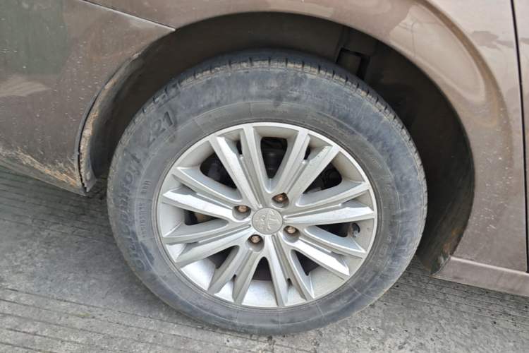 Used Peugeot 301 2014 1.6L Manual Luxury Edition Right Rear Wheel Hub