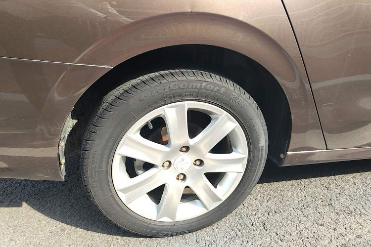 Used Peugeot 301 2014 1.6L Automatic Prestige Edition Right Rear Wheel Hub