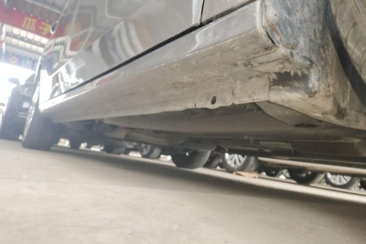 Used Peugeot 301 2014 1.6L Automatic Comfort Edition Right Side Sill