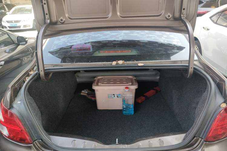 Used Peugeot 301 2014 1.6L Automatic Comfort Edition Trunk