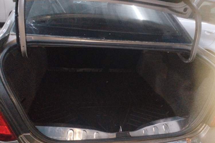 Used Peugeot 301 2014 1.6L Automatic Prestige Edition Trunk