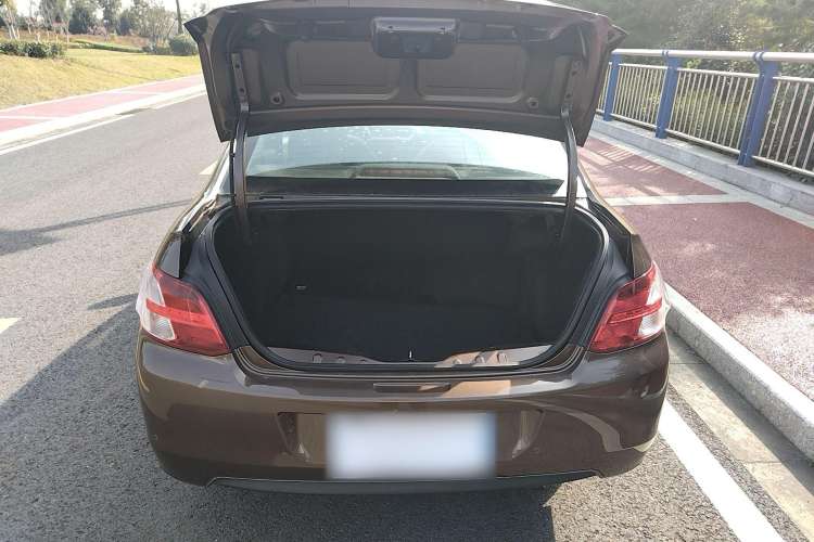 Used Peugeot 301 2014 1.6L Automatic Prestige Edition Trunk