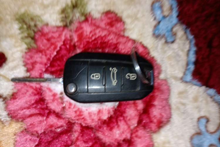 Used Peugeot 301 2014 1.6L Automatic Comfort Edition Vehicle Key