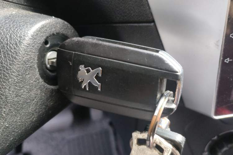 Used Peugeot 301 2014 1.6L Automatic Comfort Edition Vehicle Key