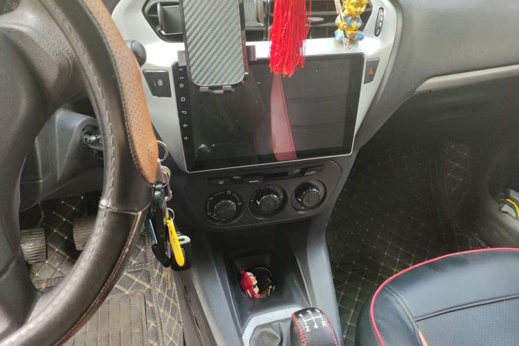 Used Peugeot 301 2014 1.6L Manual Comfort Edition Audio And AC Panel