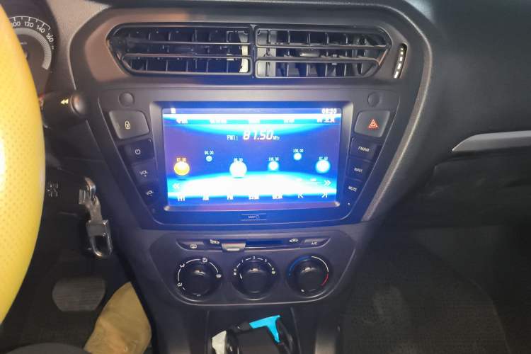 Used Peugeot 301 2014 1.6L Automatic Comfort Edition Audio And AC Panel