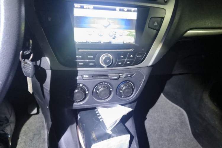 Used Peugeot 301 2014 1.6L Manual Comfort Edition Audio And AC Panel