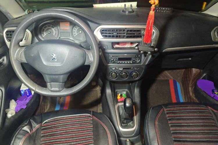 Used Peugeot 301 2014 1.6L Manual Comfort Edition Center Console