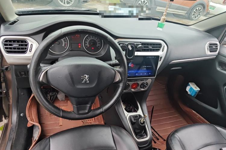 Used Peugeot 301 2014 1.6L Manual Luxury Edition Center Console