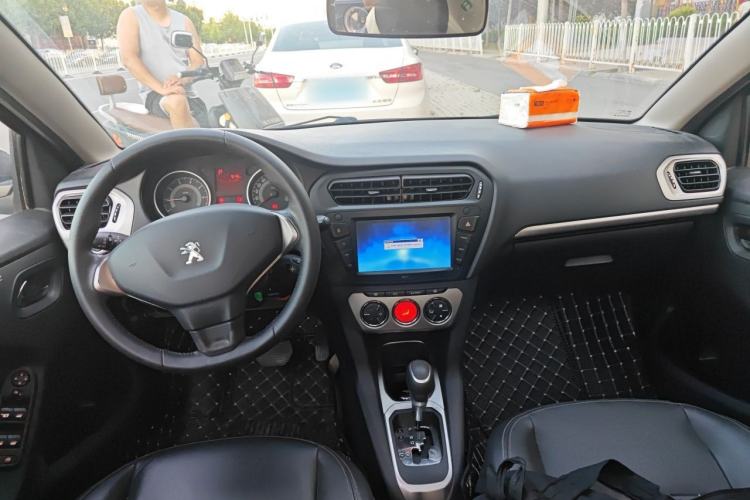 Used Peugeot 301 2014 1.6L Automatic Prestige Edition Center Console