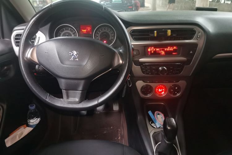 Used Peugeot 301 2014 1.6L Manual Luxury Edition Center Console