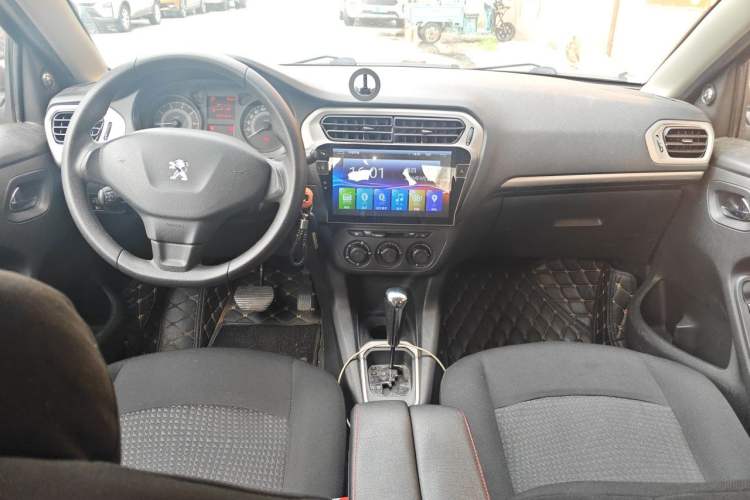Used Peugeot 301 2014 1.6L Automatic Comfort Edition Center Console