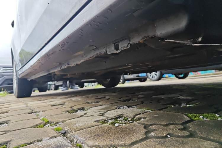 Used Peugeot 301 2014 1.6L Manual Luxury Edition Chassis Front Right