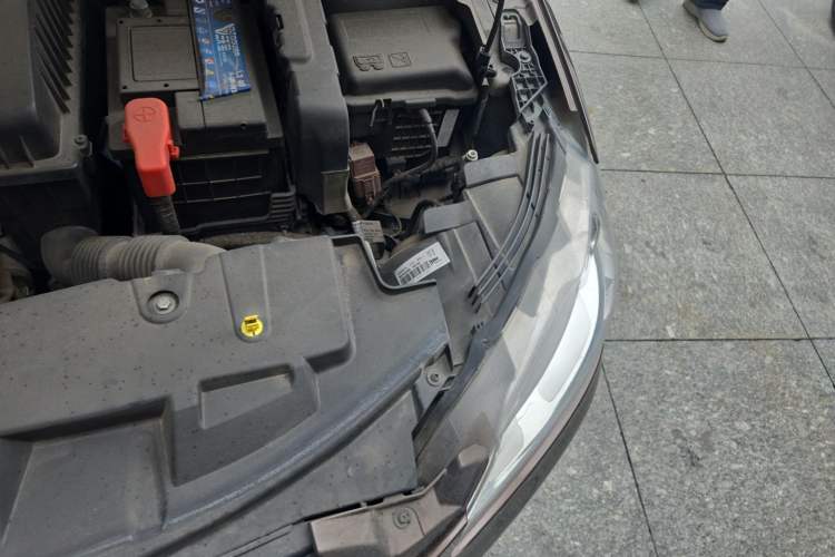 Used Peugeot 301 2014 1.6L Manual Comfort Edition Engine Bay Left