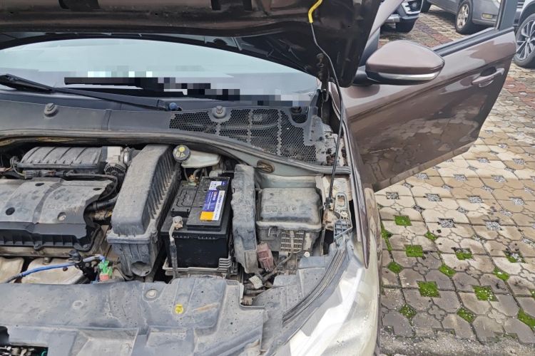Used Peugeot 301 2014 1.6L Manual Luxury Edition Engine Bay Left