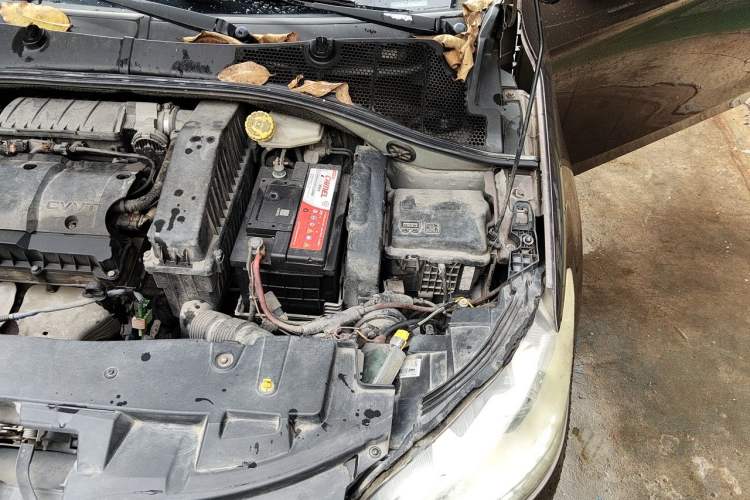 Used Peugeot 301 2014 1.6L Manual Luxury Edition Engine Bay Left