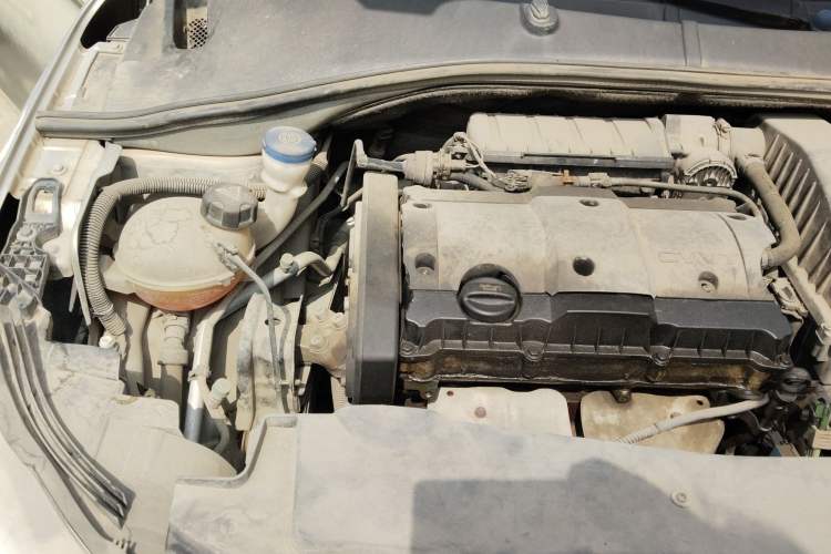 Used Peugeot 301 2014 1.6L Manual Comfort Edition Engine Bay Right