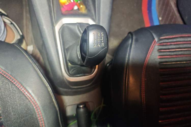 Used Peugeot 301 2014 1.6L Manual Comfort Edition Gear Lever