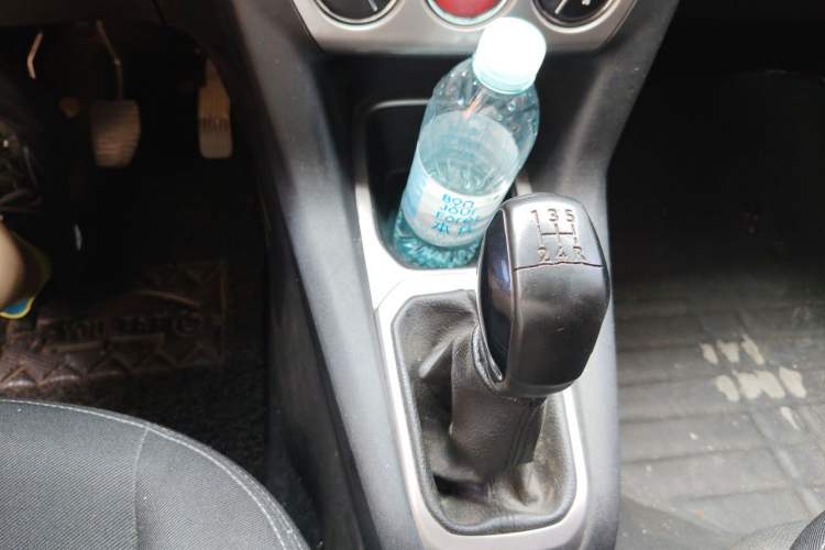 Used Peugeot 301 2014 1.6L Manual Luxury Edition Gear Lever