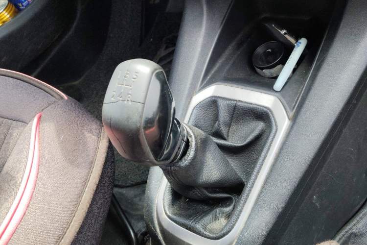 Used Peugeot 301 2014 1.6L Manual Comfort Edition Gear Lever