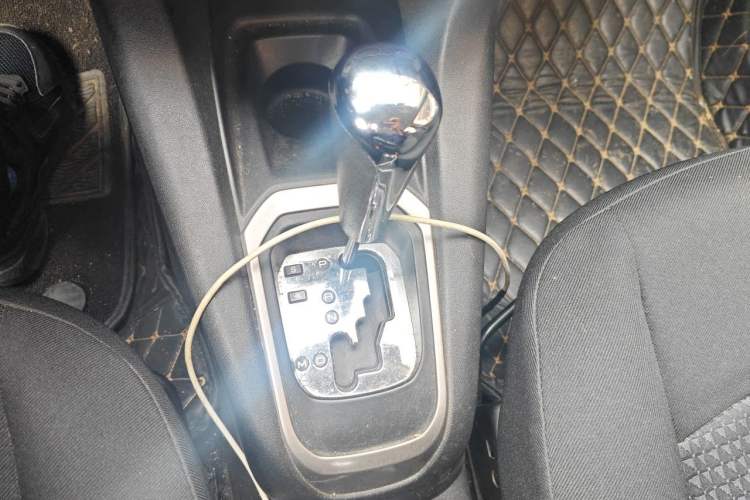 Used Peugeot 301 2014 1.6L Automatic Comfort Edition Gear Lever