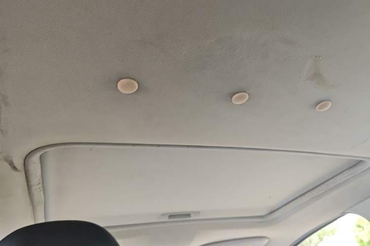 Used Peugeot 301 2014 1.6L Manual Luxury Edition Headliner