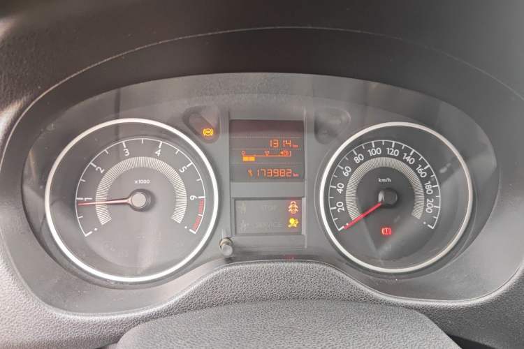 Used Peugeot 301 2014 1.6L Manual Luxury Edition Odometer Close Up