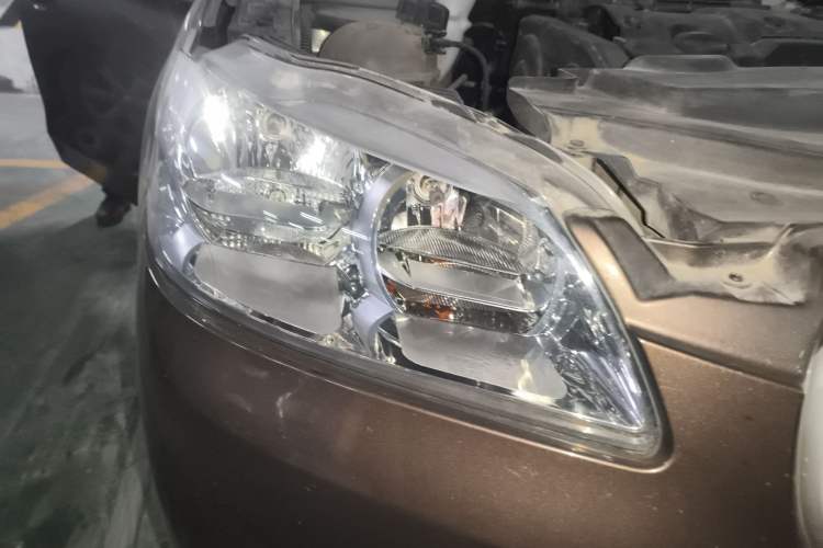 Used Peugeot 301 2014 1.6L Automatic Comfort Edition Right Front Headlight