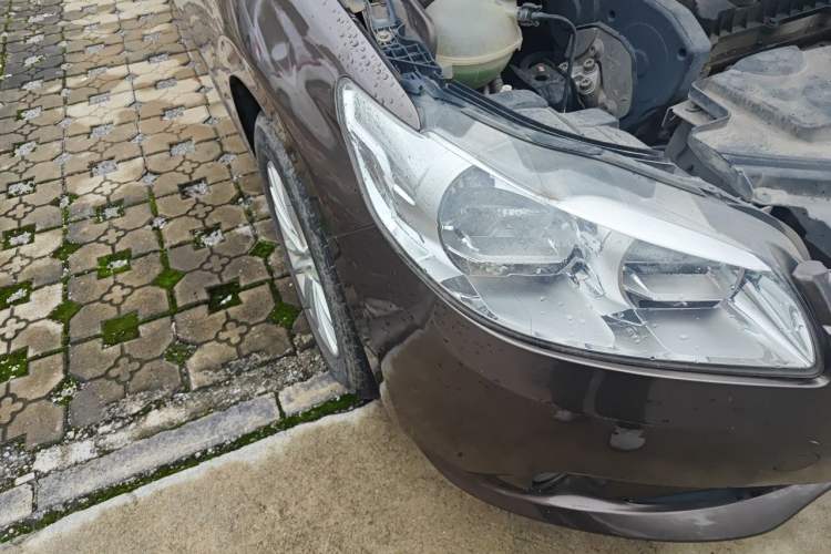 Used Peugeot 301 2014 1.6L Manual Luxury Edition Right Front Headlight