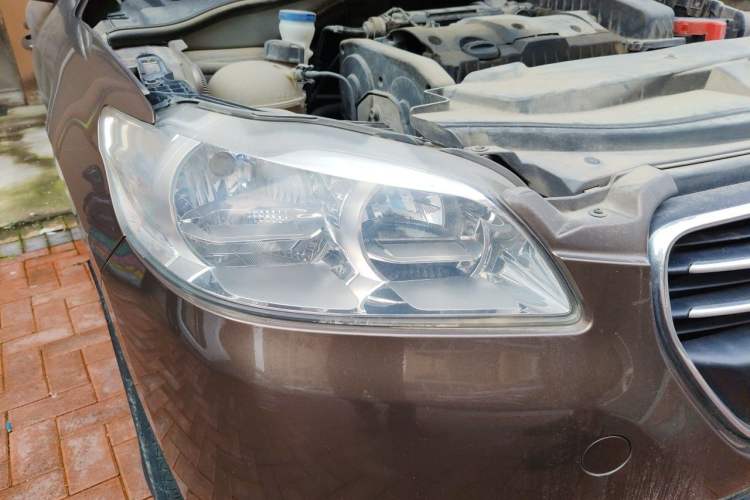 Used Peugeot 301 2014 1.6L Manual Luxury Edition Right Front Headlight