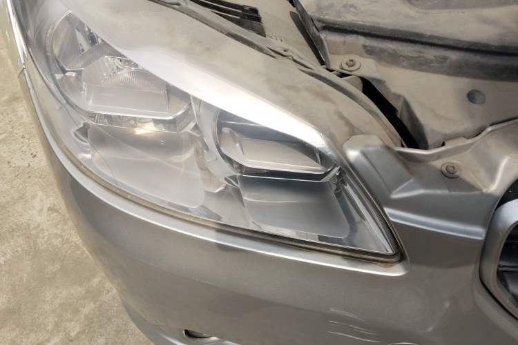 Used Peugeot 301 2014 1.6L Manual Comfort Edition Right Front Headlight