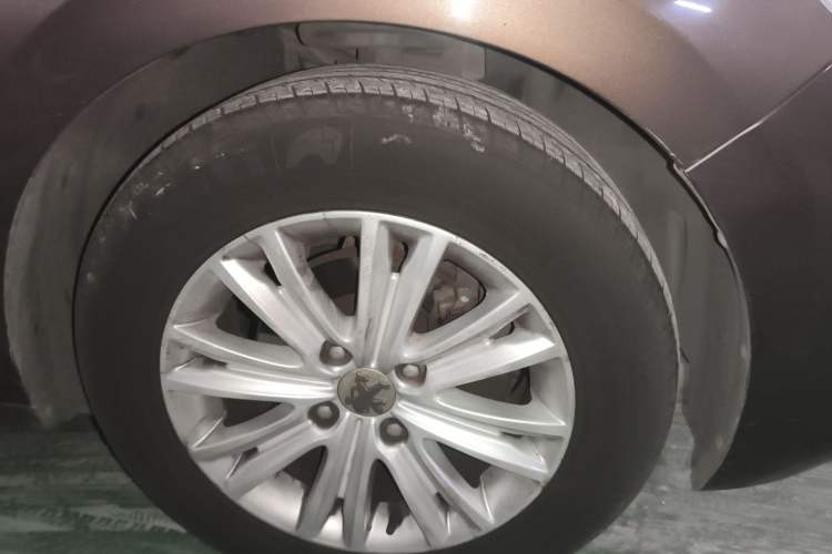 Used Peugeot 301 2014 1.6L Automatic Comfort Edition Right Front Wheel Hub