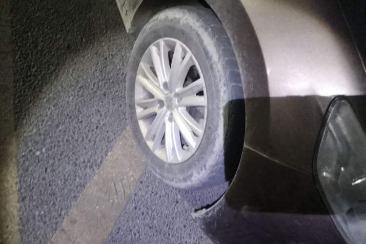 Used Peugeot 301 2014 1.6L Manual Comfort Edition Right Front Wheel Hub